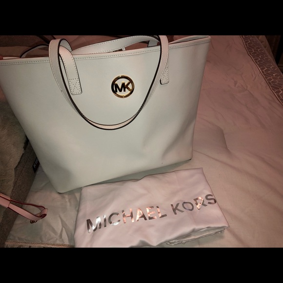 Authentic Micheal Kors bag - Picture 2 of 3